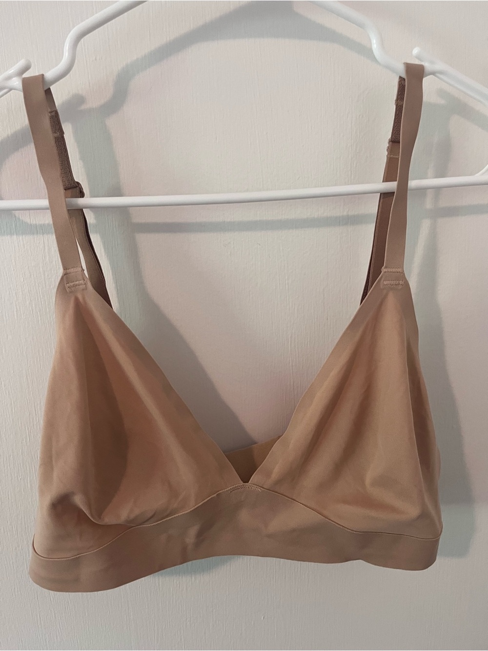 Love by GAP No-Show Bralette Beige Seamless Convertible Adjustable Size Large
